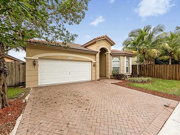 3rd image of 11322 NW 79th Ln