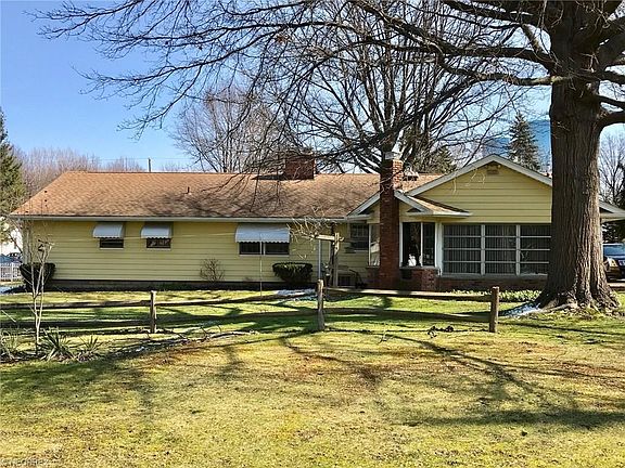 2nd image of 7382 Holly Park Dr