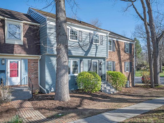 5th image of 103 Yorkshire Ct