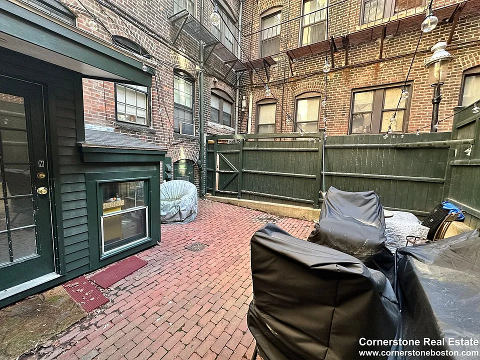 24 Phillips St #4