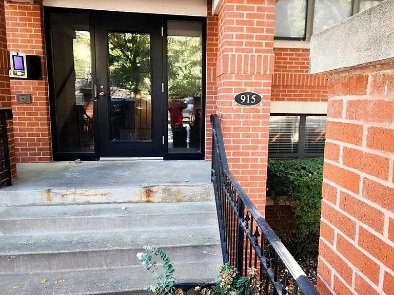 915 Washington St #203 — Photo 3