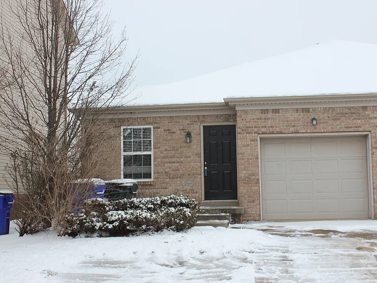 3688 Laredo Dr — Photo 1