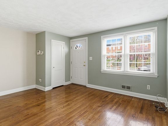 4th image of 627 Lucia Ave