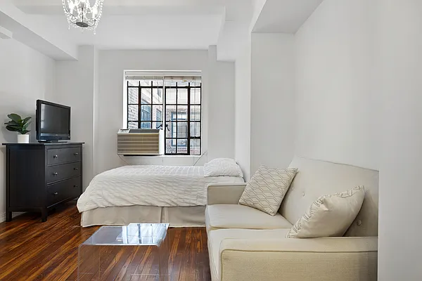 Sold by UbiQ NY | media 8