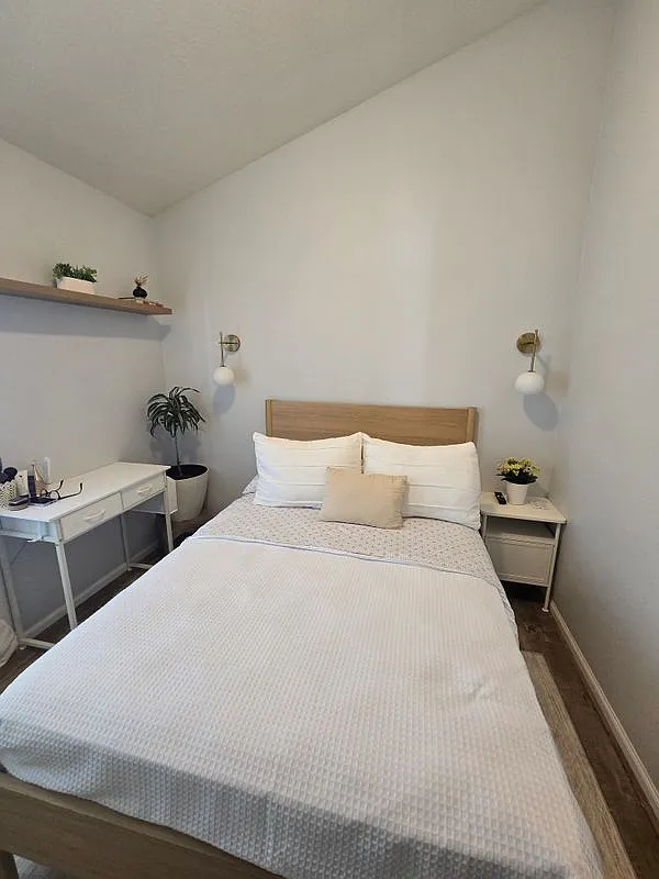 Studio, 1.0 bath, 200 sqft, $1,275 — Photo 2