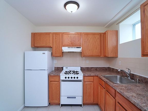 4th image of 22 Samantha Ln