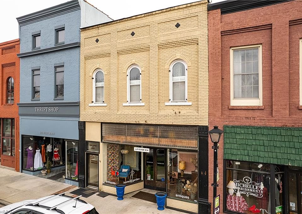 1st image of 105 W Main St