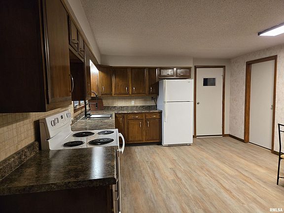 4th image of 110 W Mound St
