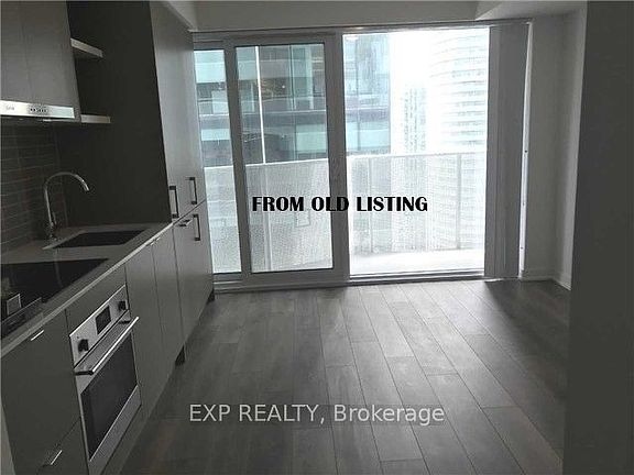 4th image of 100 Harbour St #2111