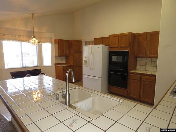 4th image of 1024 Wisteria Dr