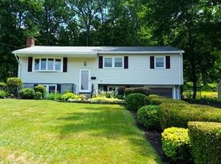 9 Hickory Ln, Hudson, MA 01749