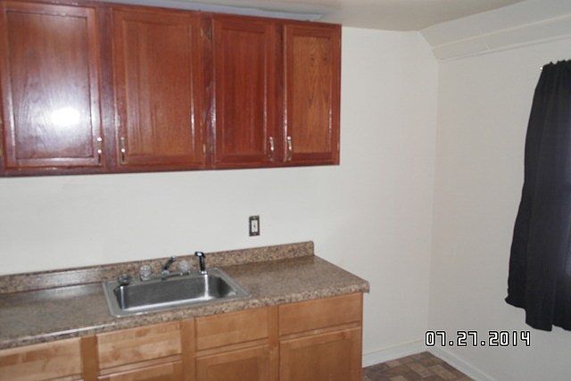 2nd image of 1143 Emerald Ave APT 2