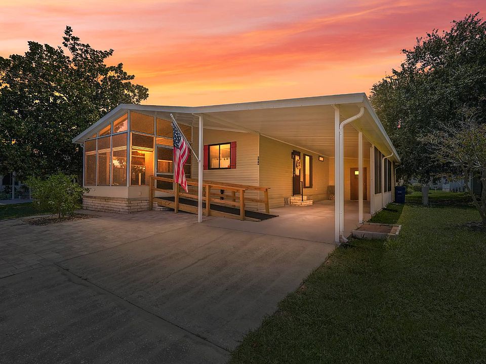1st image of 984 SE Nature Coast Ln #403
