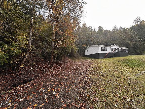 3rd image of 8802 Gateway Dr