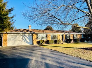 5323 S Brookstone Dr, Rochelle, IL 61068