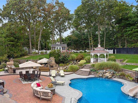 5th image of 40 Townline Ct