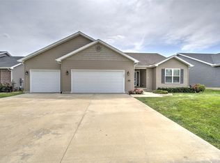 665 Pearl Ct, Mt Zion, IL 62549