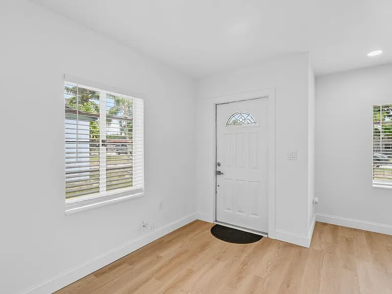 608 Fairfax Rd — Photo 9
