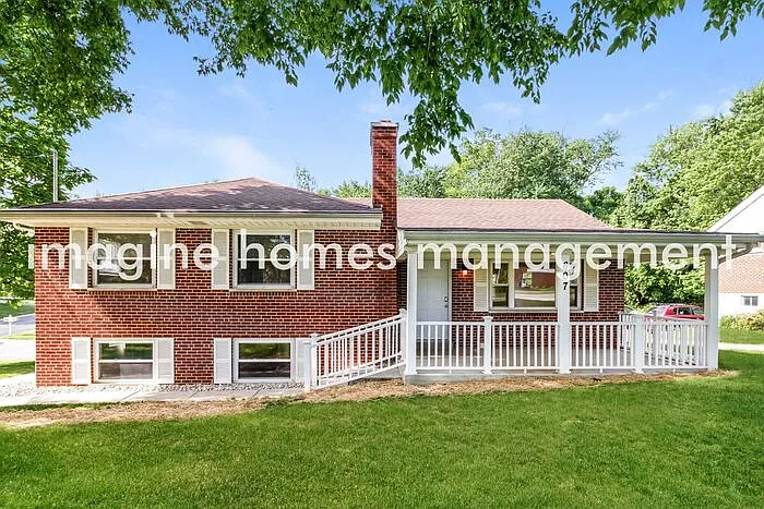 4 bed, 3.0 bath, 1725 sqft, $2,595 — Photo 1