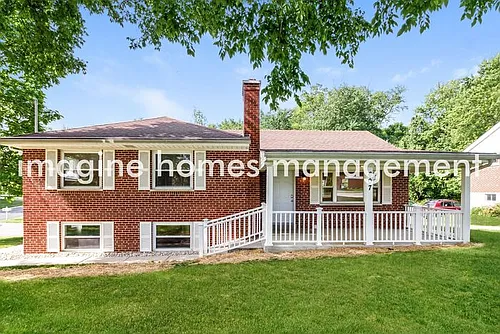 607 W Kemper Rd Photo 1