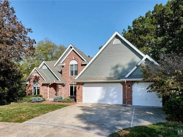 107 Capitol Ct, Saint Charles, MO 63301