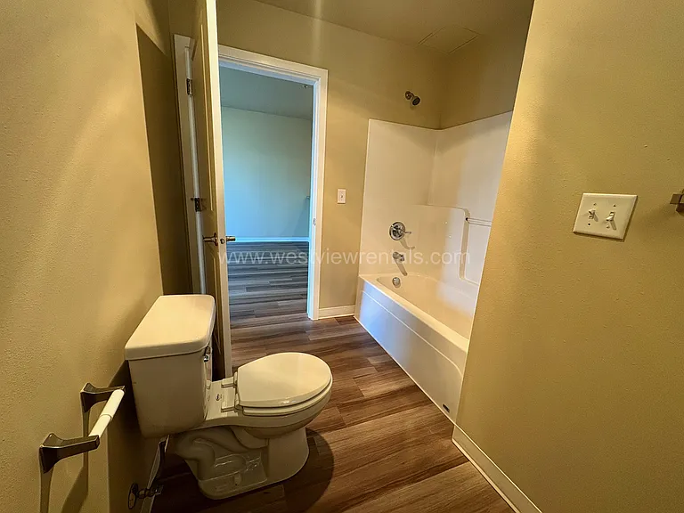 200 E Maple St — Photo 226