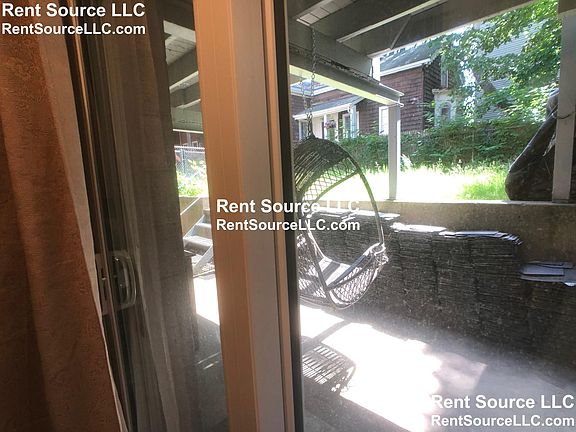 5th image of 108 Pearl St #B1