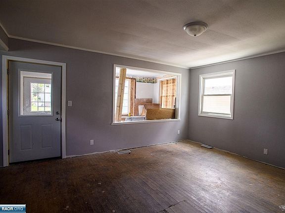 4th image of 107 11th St S