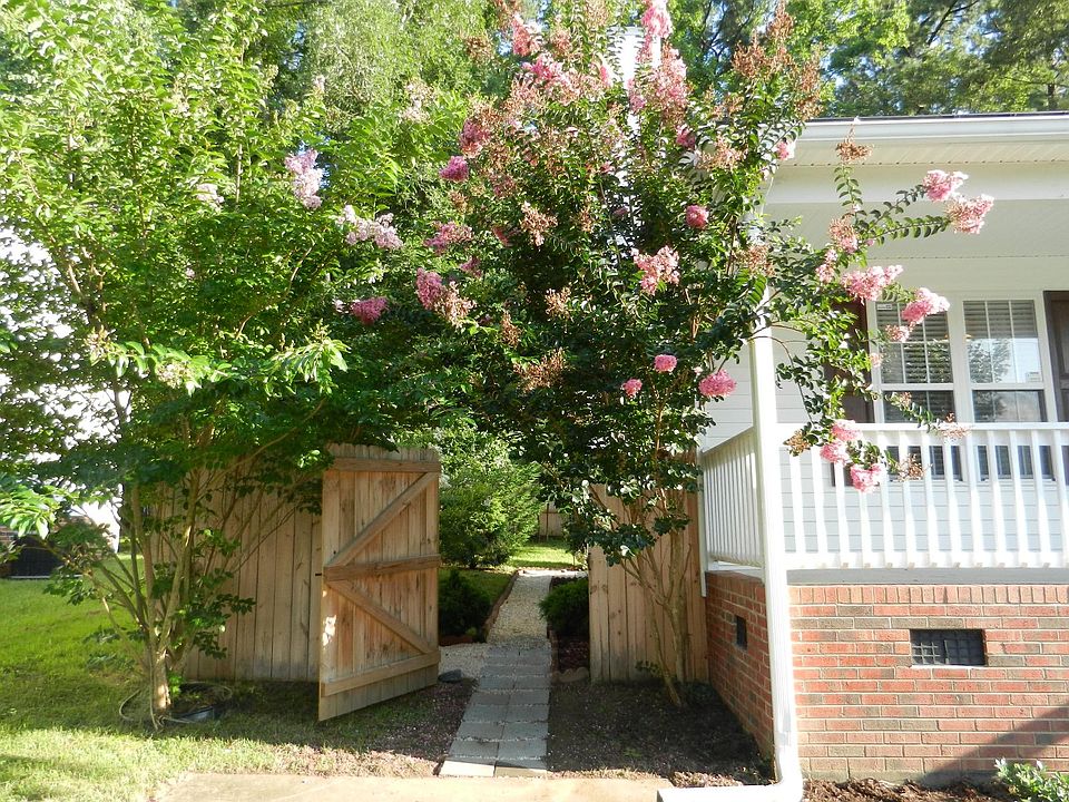 2nd image of 117 Westonridge Run