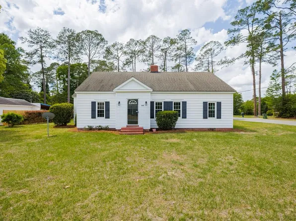 700 S Gordon Ave, Adel, GA 31620