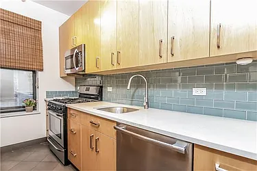 Sold by Avenue Sotheby's International Realty