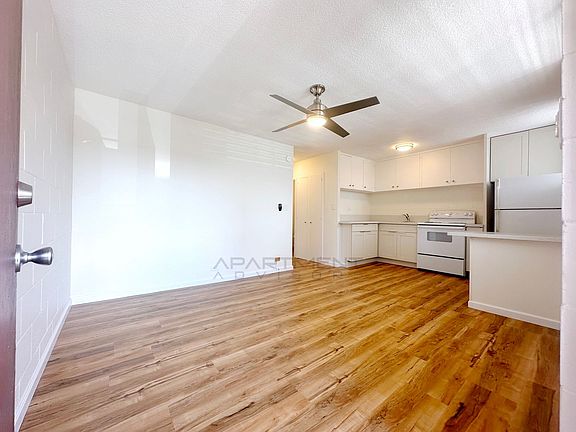 4th image of 2717 S King St APT 301