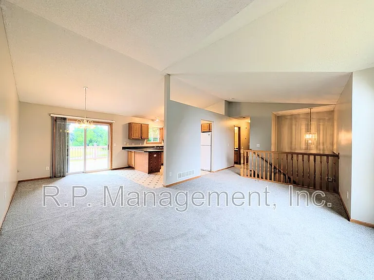 1964 Greenway Ave — Photo 7