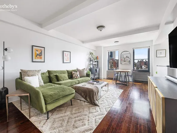 300 W 23rd St APT 8G, New York, NY 10011