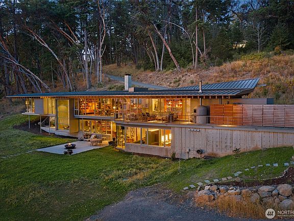 3rd image of 4415 West Side Road