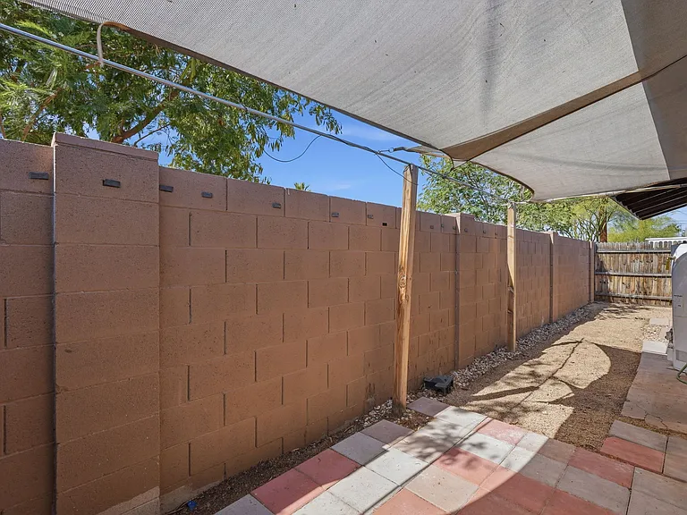 4329 N Longview Ave #10 — Photo 23