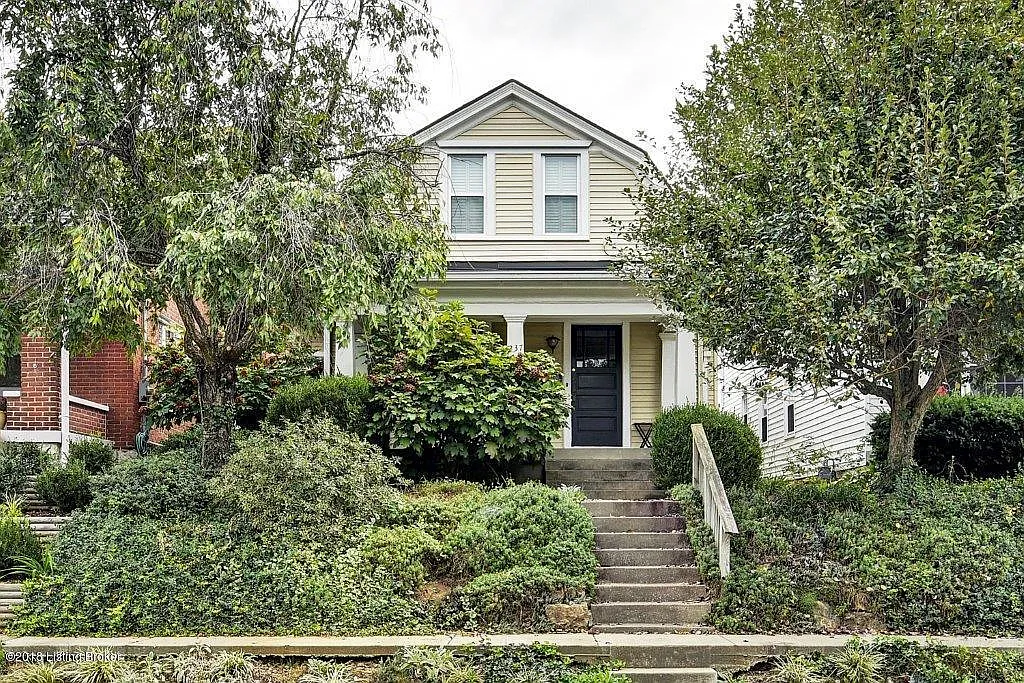 237 Franck Ave photo 1