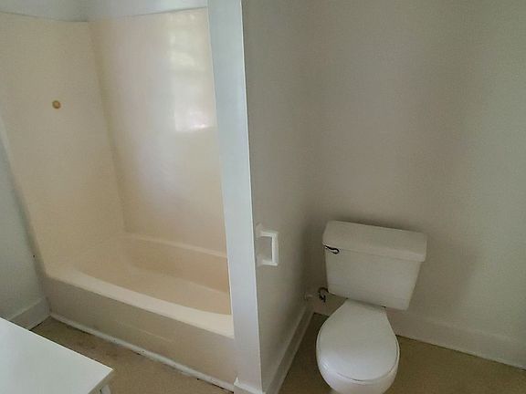 4th image of 320 S Mendenhall St APT D