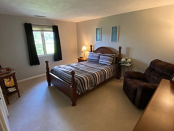 Large main bedroom