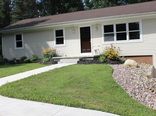 520 Ostrander Rd, East Aurora, NY 14052