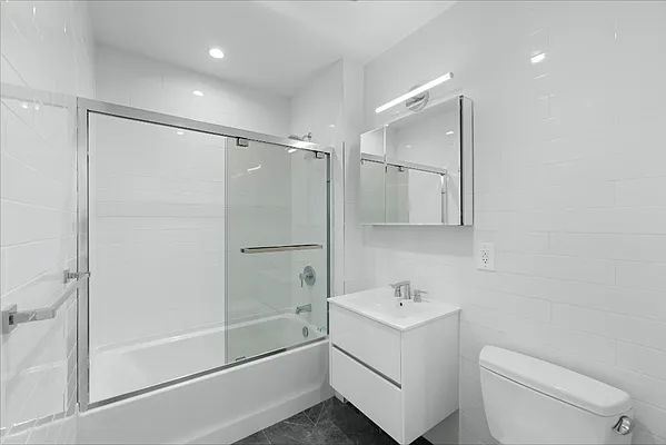 Rented by REAL New York | media 35