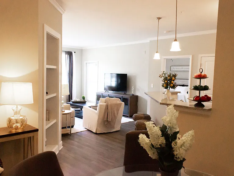 Warrick Trail Apartments — Photo 12