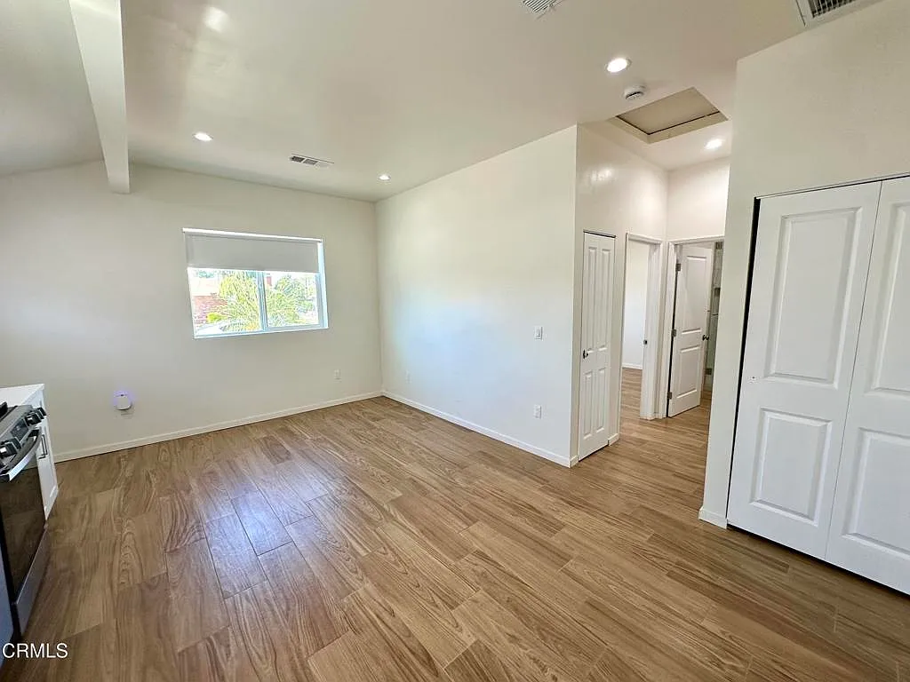 1 bed, 1.0 bath, 564 sqft, $2,300 — Photo 3