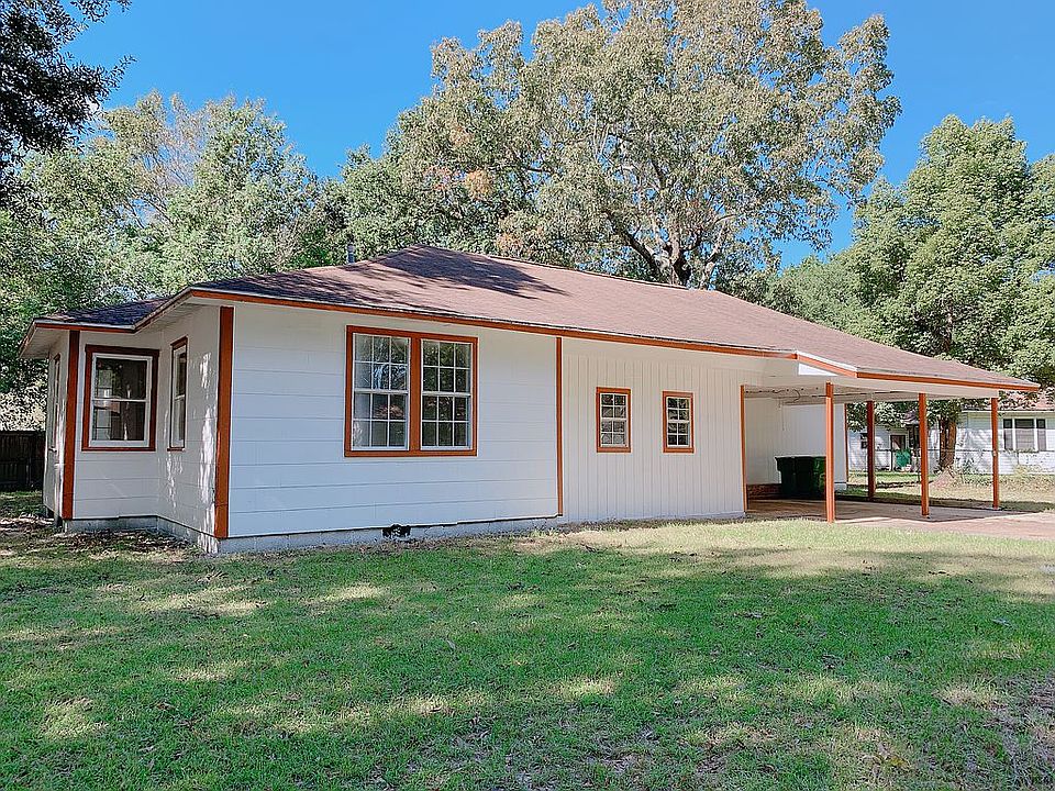 2nd image of 108 Azalea Ave