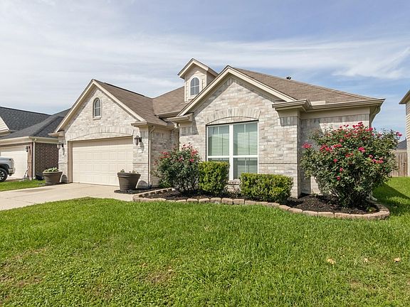 2nd image of 14522 Round Mountain Dr