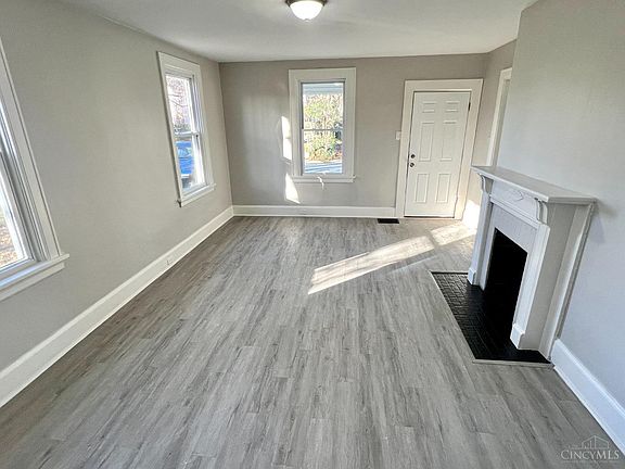 4th image of 5726 Saint Elmo Ave