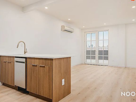 4th image of 68 Gold St #6Z