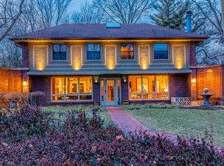 60 N Cowley Rd, Riverside, IL 60546