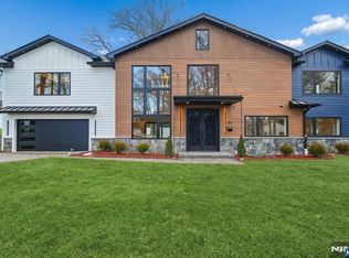 292 Magnolia Ave, Cresskill, NJ 07626