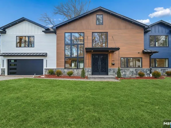 292 Magnolia Ave, Cresskill, NJ 07626